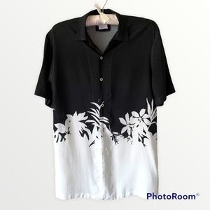 Zara Relaxed Fit Short Sleeve Button-Up Shirt Black & White Hibiscus Print Small
